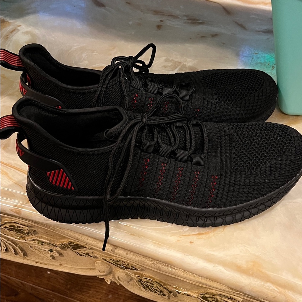 Vnanv Black and Red Men's Athletic Shoes